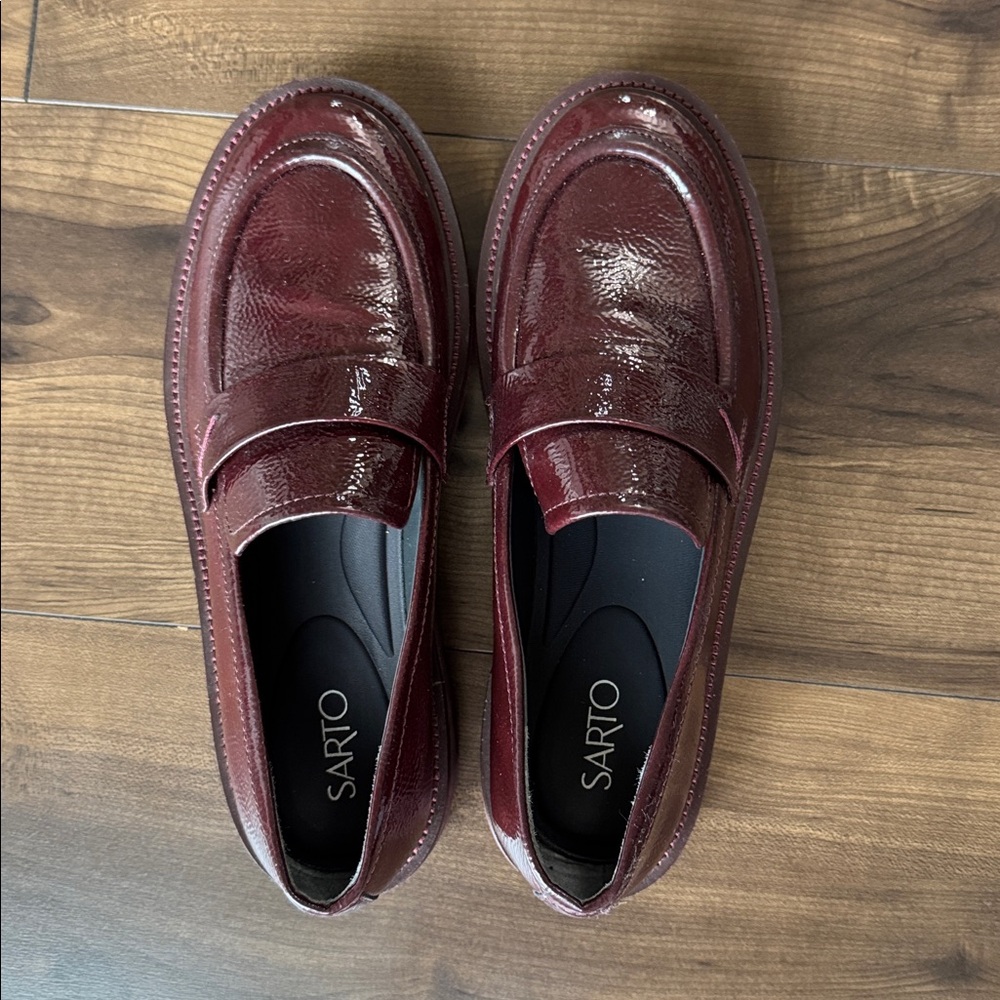 Franco Sarto SARTO Burgundy Patent Leather Loafers – Size 8.5M